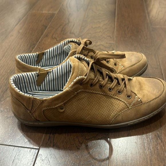 Muk Luks brown shoes- size 12 - Picture 4 of 5